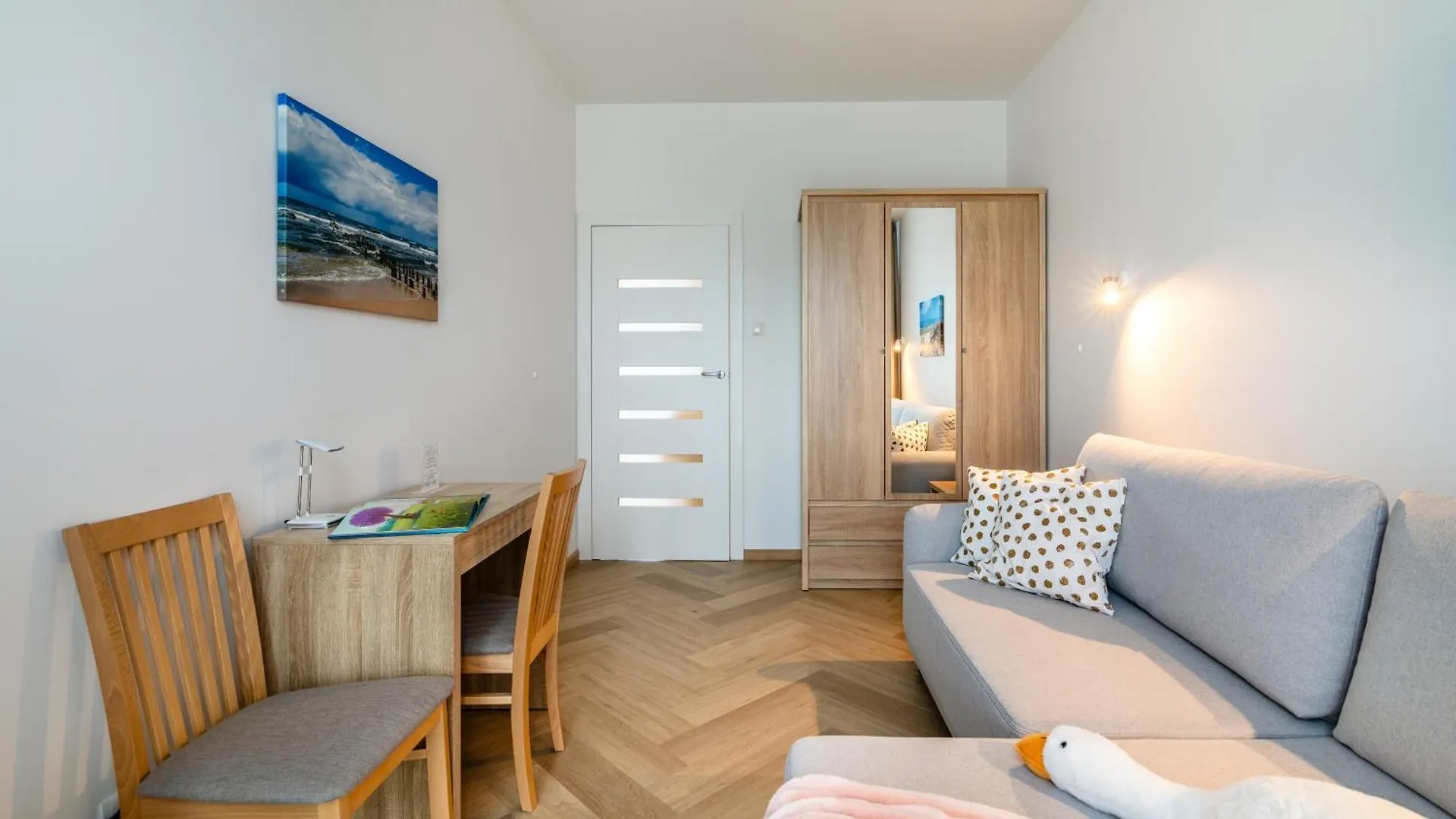 Comfy Apartments - Rodzinny Nadmorski Dwor I 10 Minut Plaza Гданьск 0*,  Польша